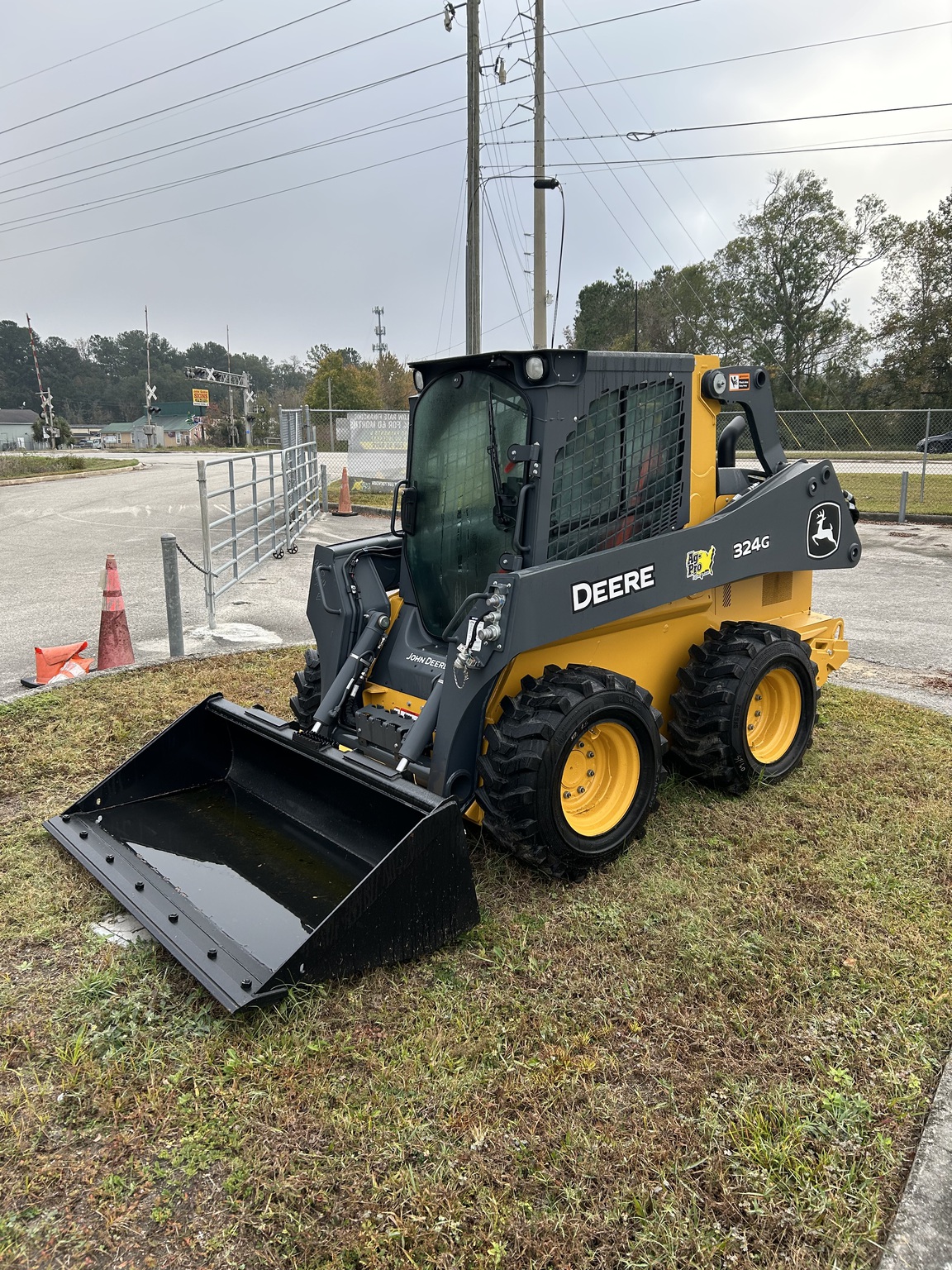 2025 John Deere 324G Image 1