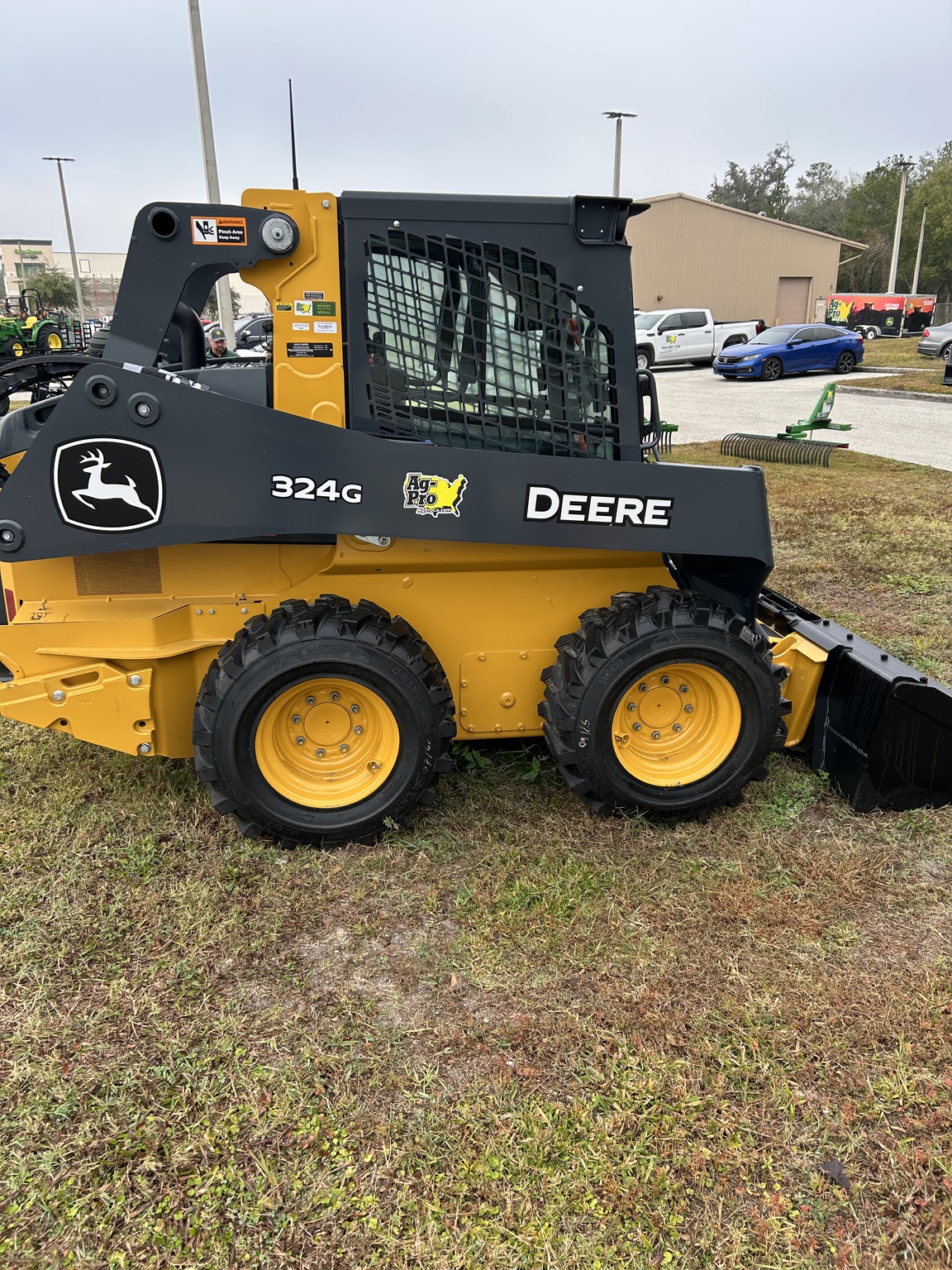 2025 John Deere 324G Image 2