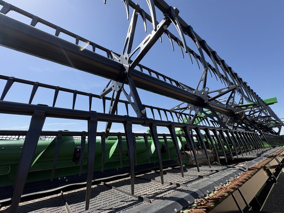 Used 2025 John Deere HDR 35 Combine Platforms at Horizon Ag & Turf in Lloydminster, AB - Photo12