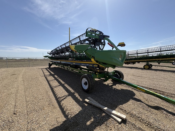 Used 2025 John Deere HDR 35 Combine Platforms at Horizon Ag & Turf in Lloydminster, AB - Photo3