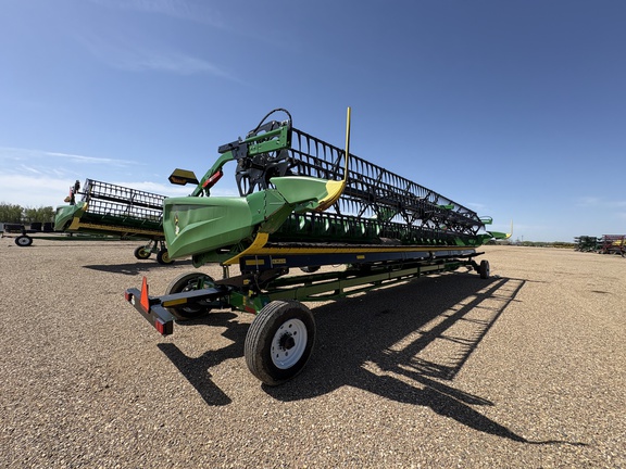 Used 2025 John Deere HDR 35 Combine Platforms at Horizon Ag & Turf in Lloydminster, AB - Photo2