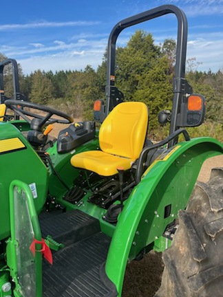 2025 John Deere 5075E Photo 4