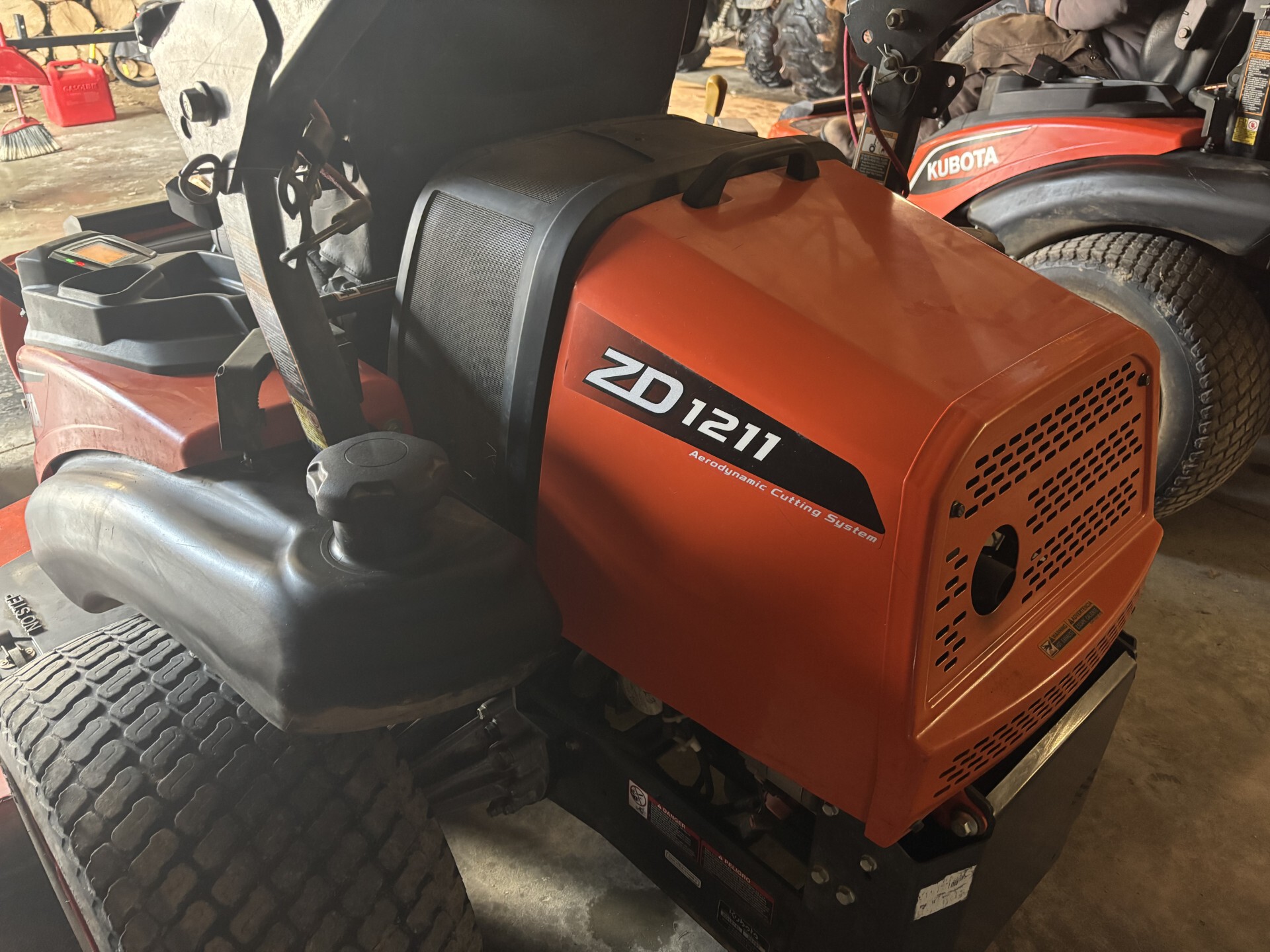 2019 Kubota ZD1211 Image 3