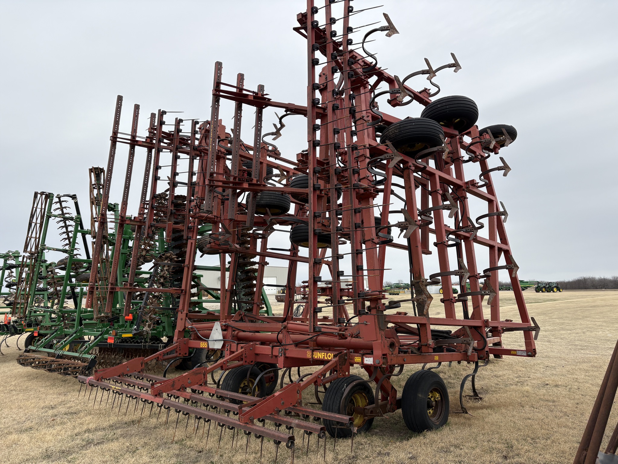 Sunflower 5551-48 Image 4