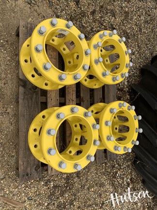 Photo of Michelin 800/70R38