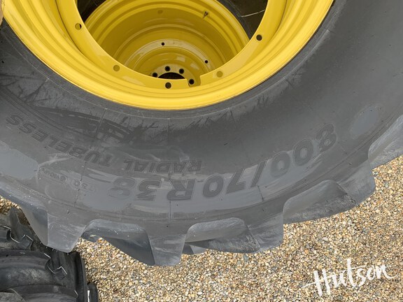 Photo of Michelin 800/70R38