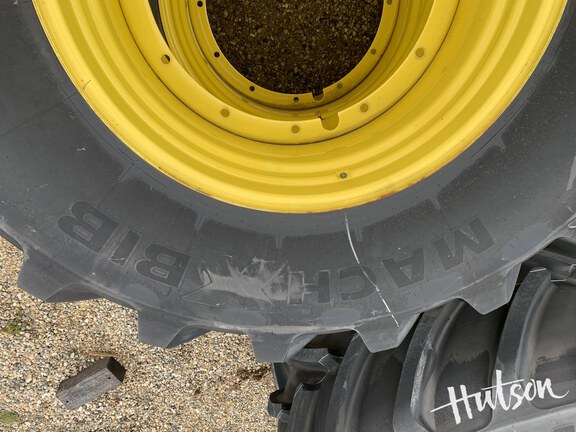 Photo of Michelin 800/70R38