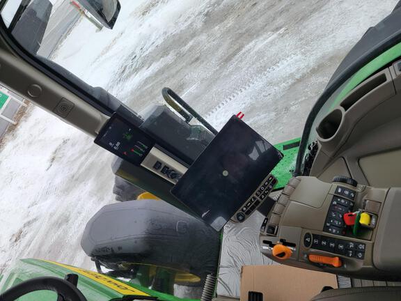 2025 John Deere 8R 410 - Photo11