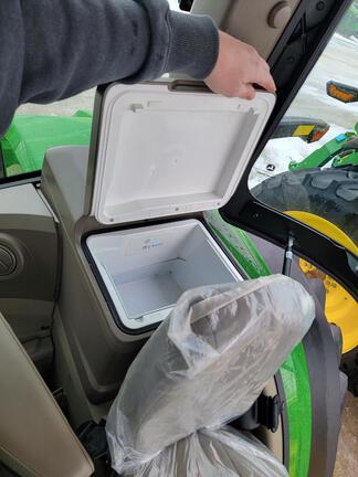 2025 John Deere 8R 410 - Photo19