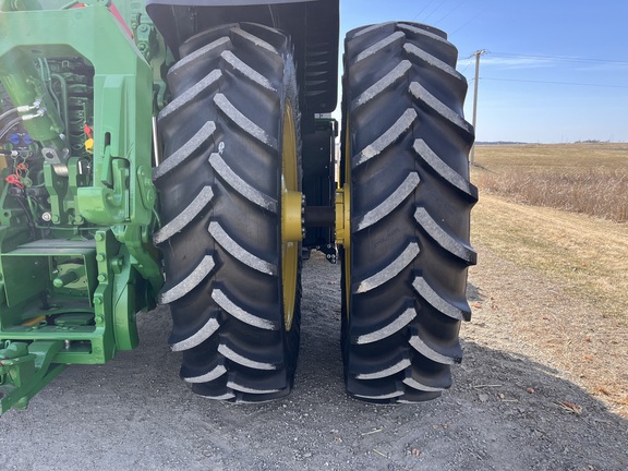 2025 John Deere 8R 410 - Photo17