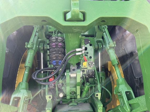 2025 John Deere 8R 410 - Photo29