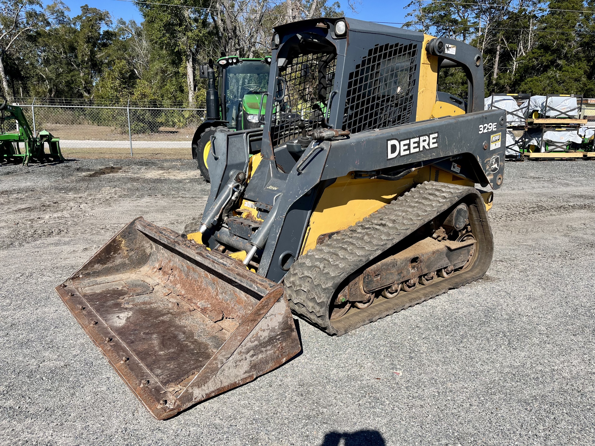 2014 John Deere 329E Image 3