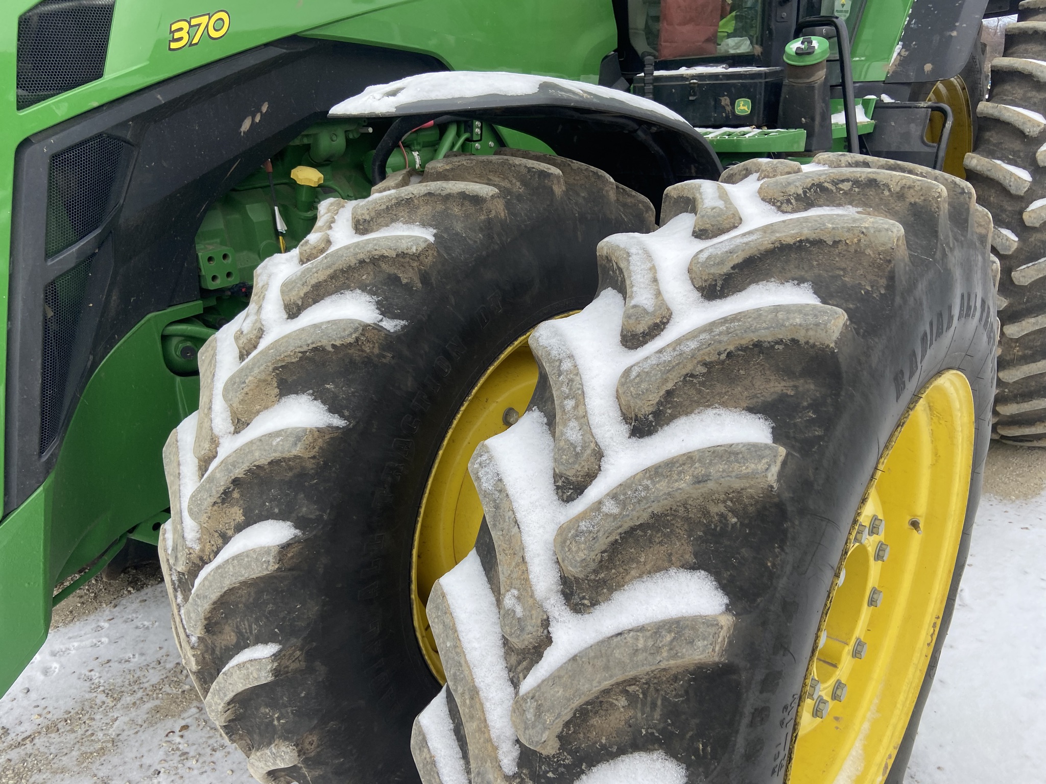  2022 John Deere 8R 370 at Heritage Tractor in Lacon, IL