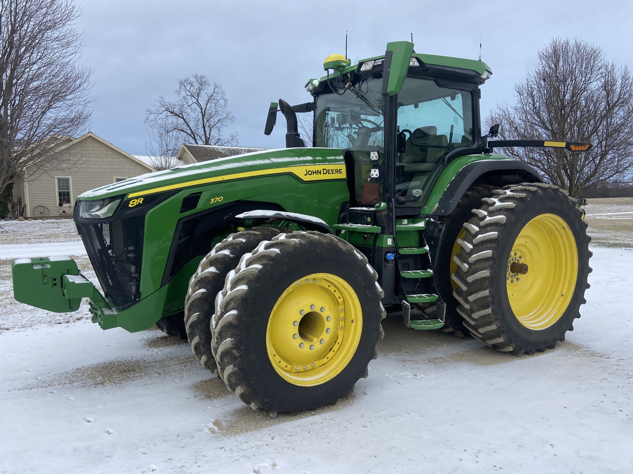  2022 John Deere 8R 370 at Heritage Tractor in Lacon, IL