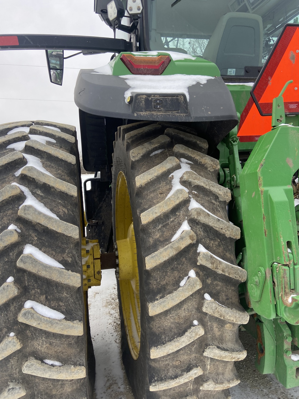  2022 John Deere 8R 370 at Heritage Tractor in Lacon, IL