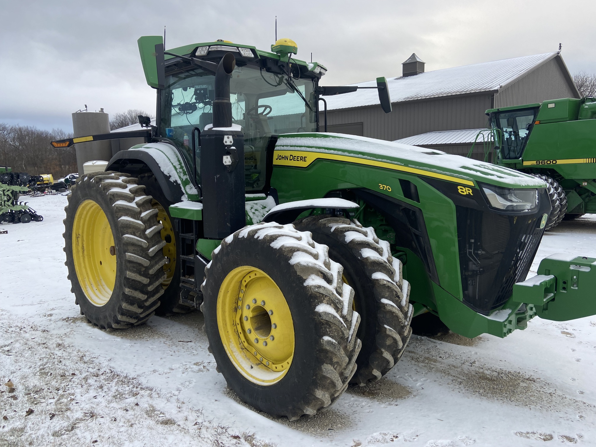  2022 John Deere 8R 370 at Heritage Tractor in Lacon, IL