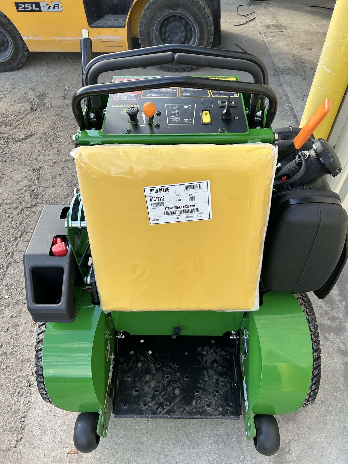 2026 John Deere Q810E Image 3