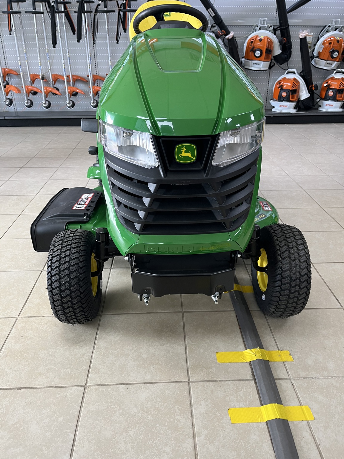 2025 John Deere X370 Image 6