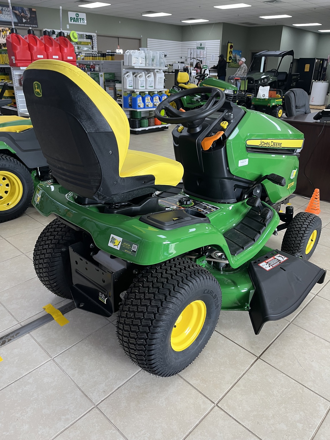 2025 John Deere X370 Image 4