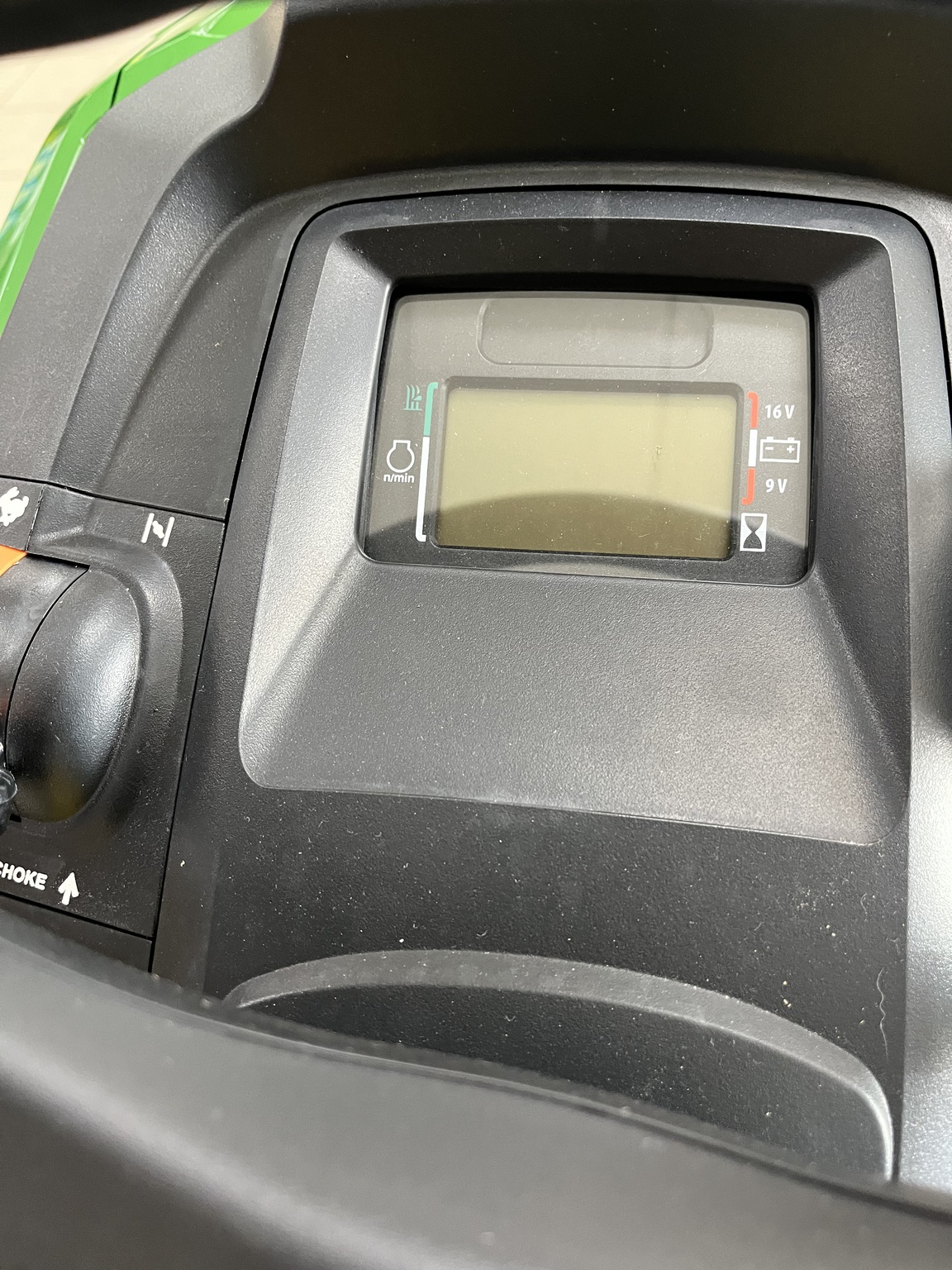 2025 John Deere X370 Image 8