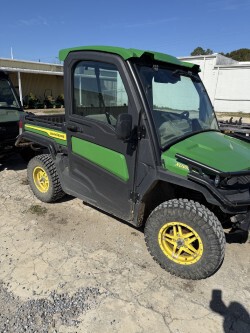 2024 John Deere XUV 835R Photo 1