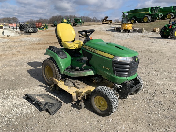 Photo of 2018 John Deere X730