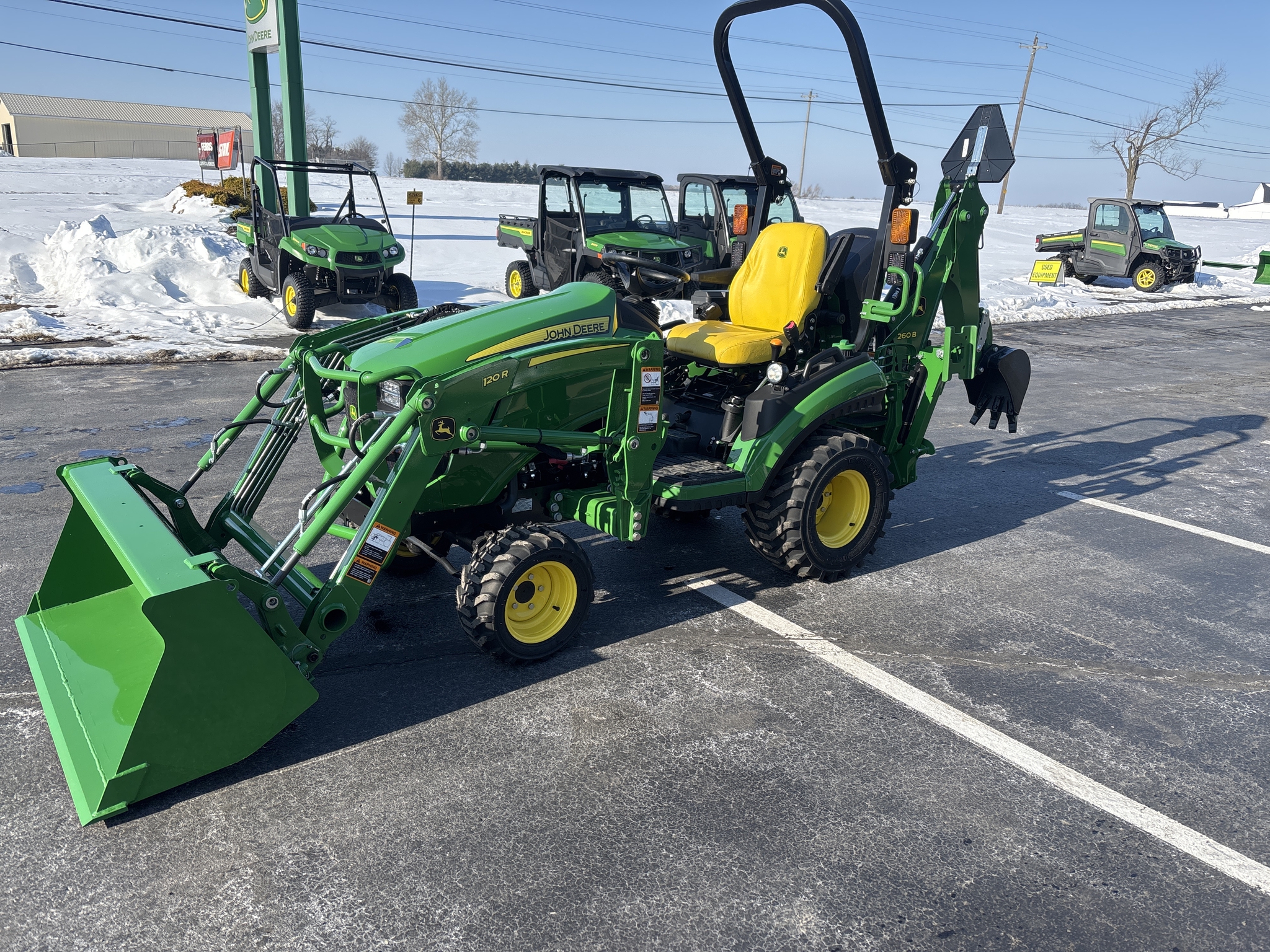 New In-Stock 2024 John Deere 1025R Compact Utility Tractors at Koenig Equipment in Oxford, OH - PhotoXL0
