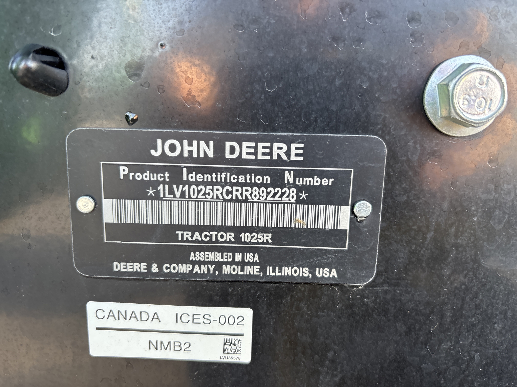 New In-Stock 2024 John Deere 1025R Compact Utility Tractors at Koenig Equipment in Oxford, OH - PhotoXL6