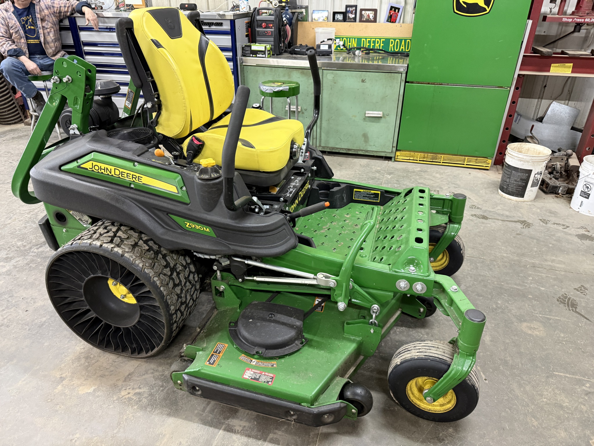 2020 John Deere Z930M Image 1