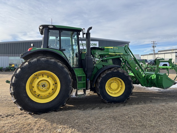  John Deere 6195M