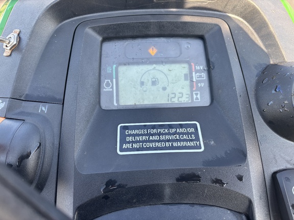 Used 2018 John Deere X584 Lawn & Garden Tractors at Koenig Equipment in Lebanon, OH - Photo4