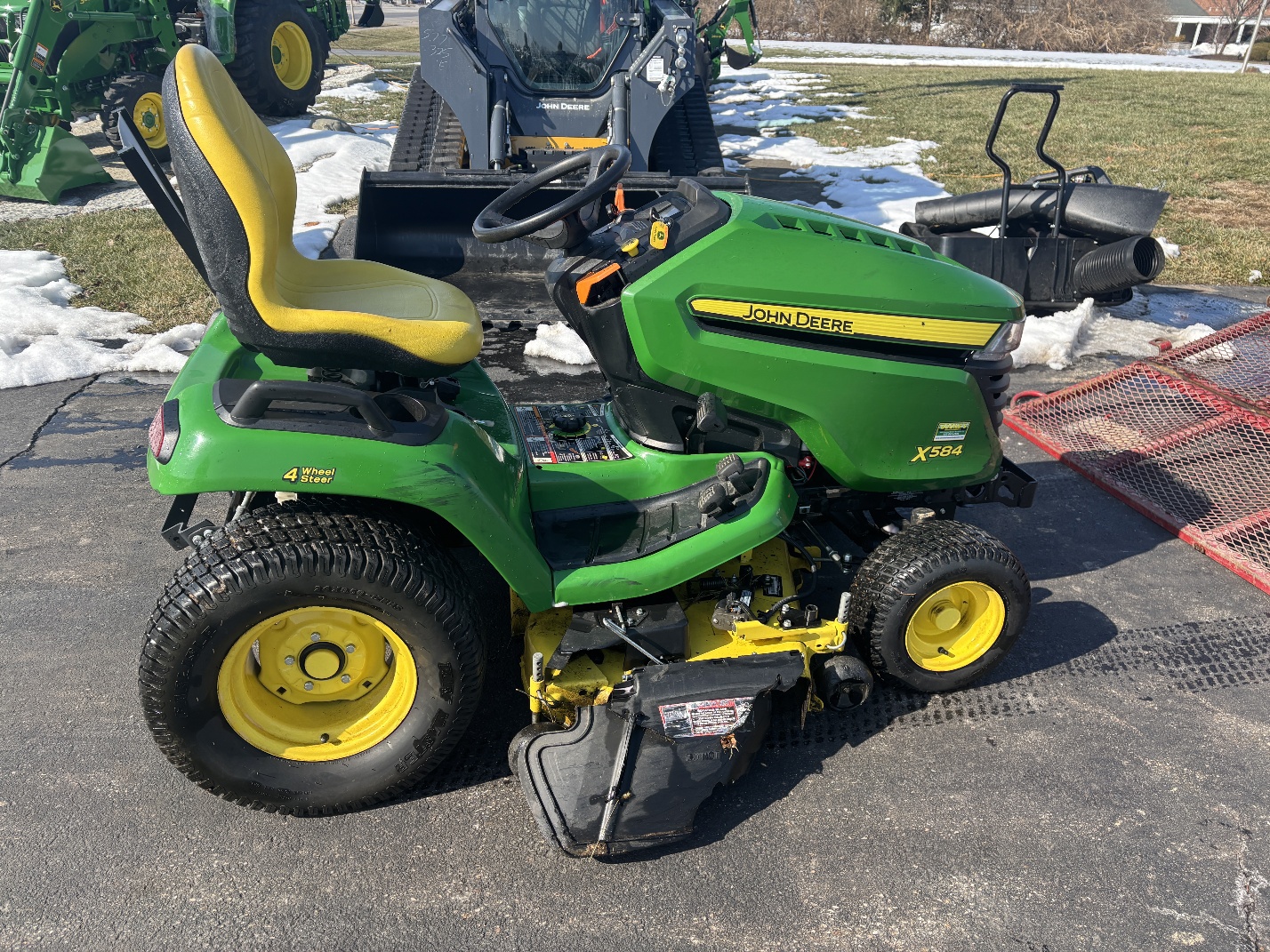 Used 2018 John Deere X584 Lawn & Garden Tractors at Koenig Equipment in Lebanon, OH - PhotoXL9