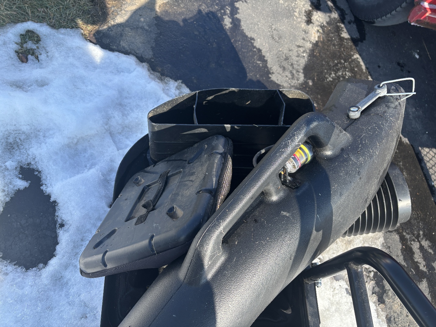 Used 2018 John Deere X584 Lawn & Garden Tractors at Koenig Equipment in Lebanon, OH - PhotoXL14