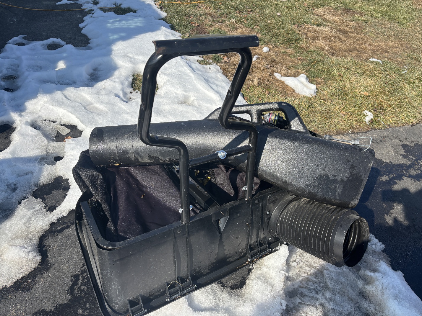 Used 2018 John Deere X584 Lawn & Garden Tractors at Koenig Equipment in Lebanon, OH - PhotoXL16