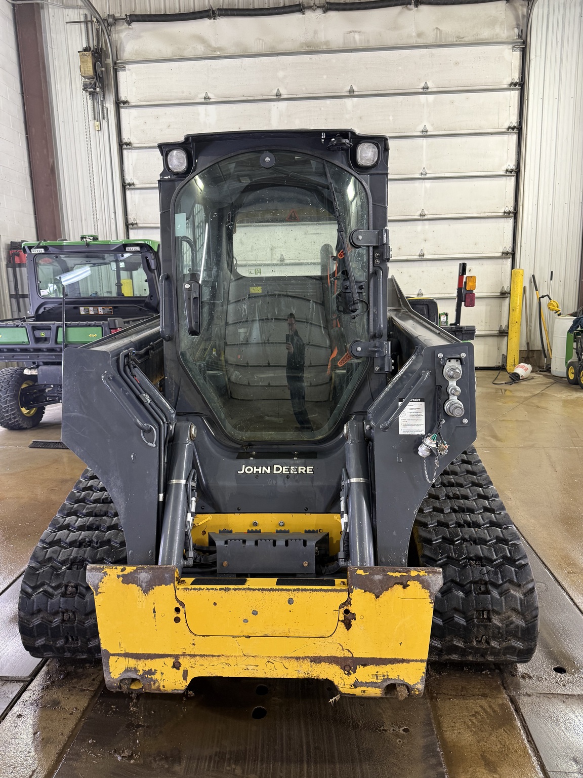 2020 John Deere 325G Image 3