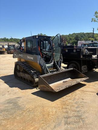 Photo of a 2024 John Deere 325G