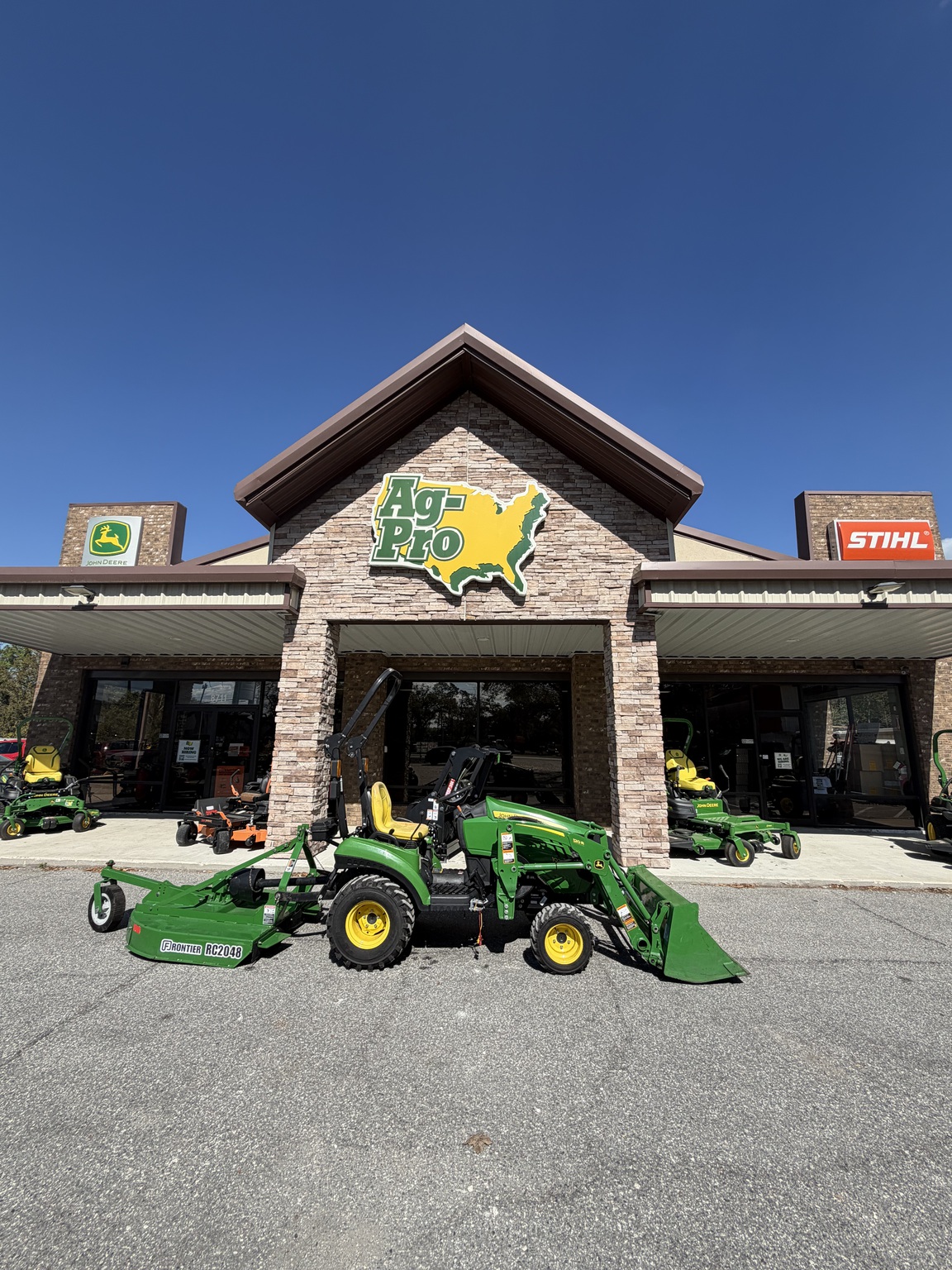 2020 John Deere 1023E Image 1