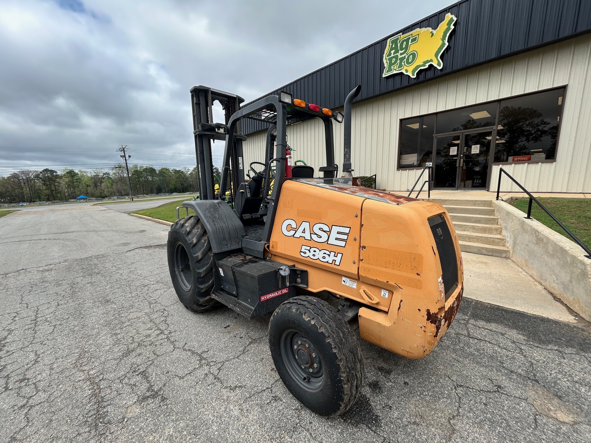 2018 Case 586H Image 2