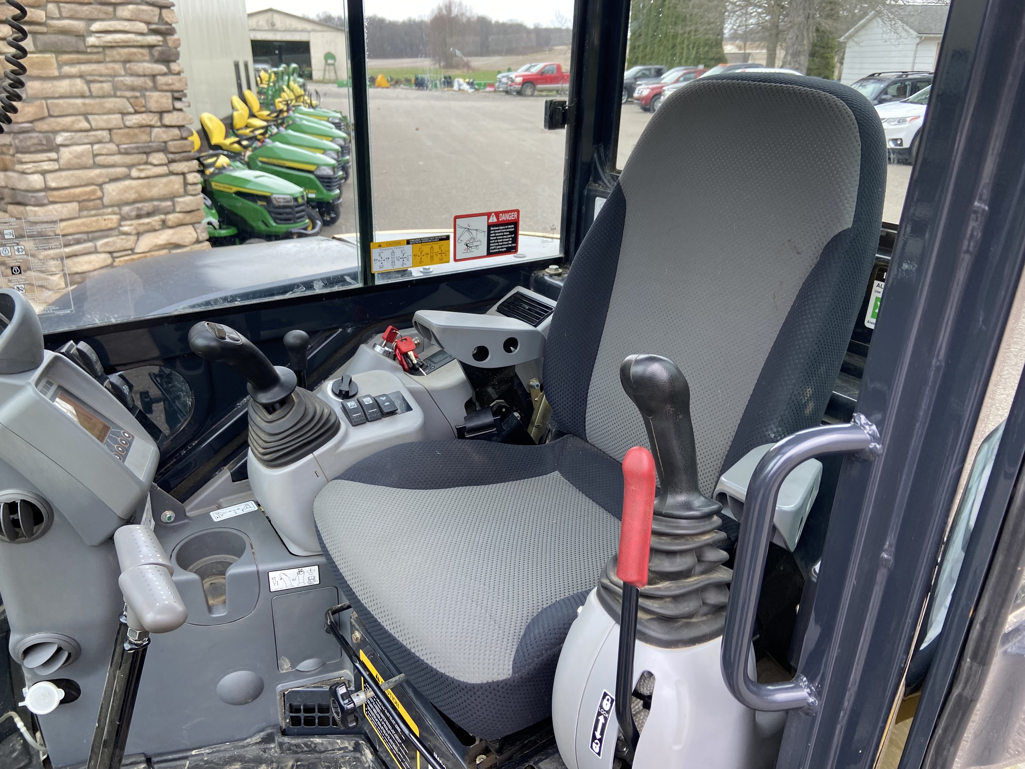 2023 John Deere 60 P Image 4