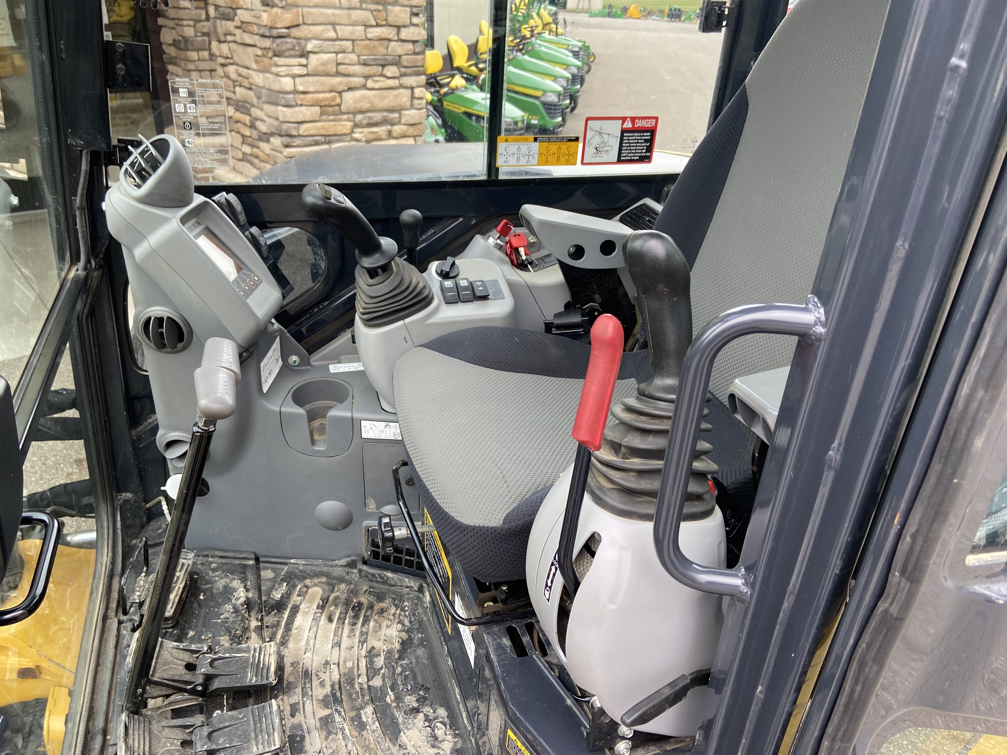 2023 John Deere 60 P Image 5