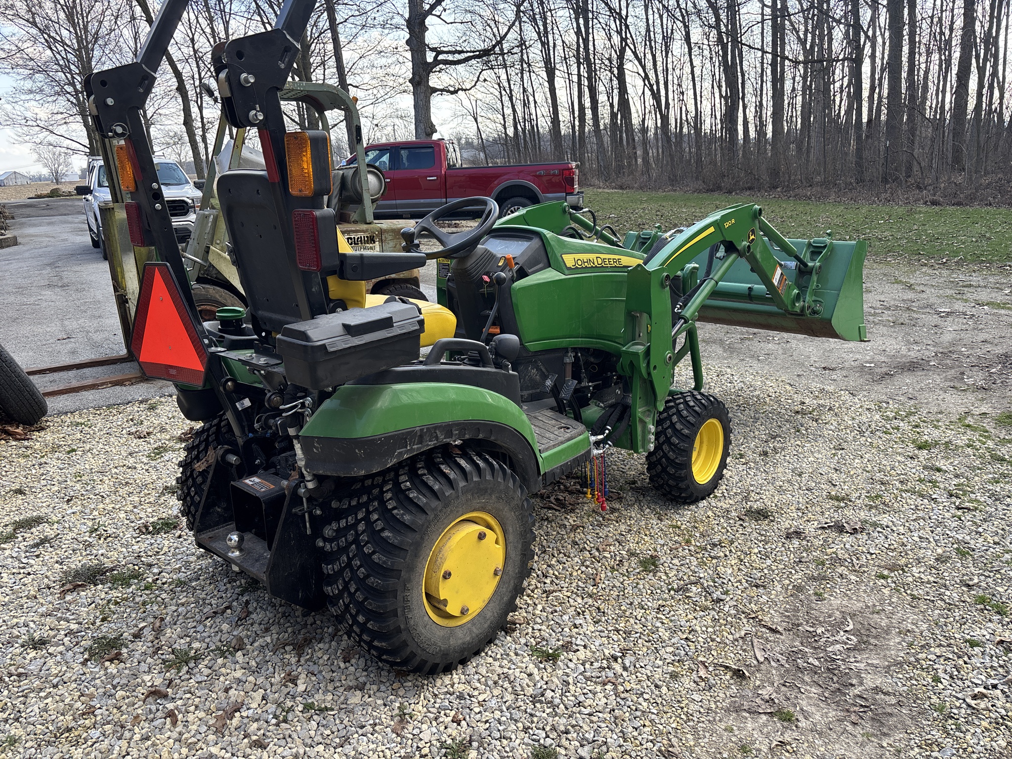 Used 2021 John Deere 1025R Compact Utility Tractors at Koenig Equipment in Urbana, OH - PhotoXL5
