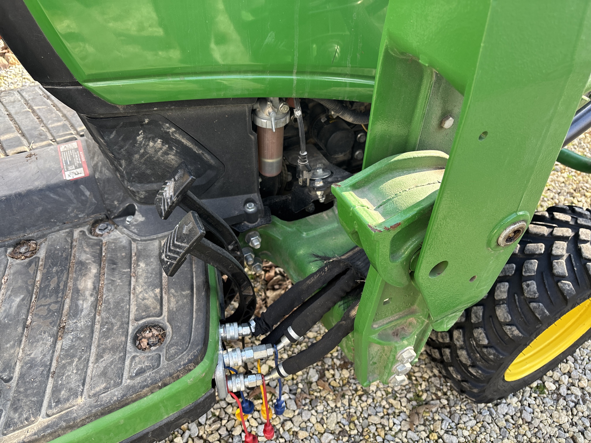 Used 2021 John Deere 1025R Compact Utility Tractors at Koenig Equipment in Urbana, OH - PhotoXL13