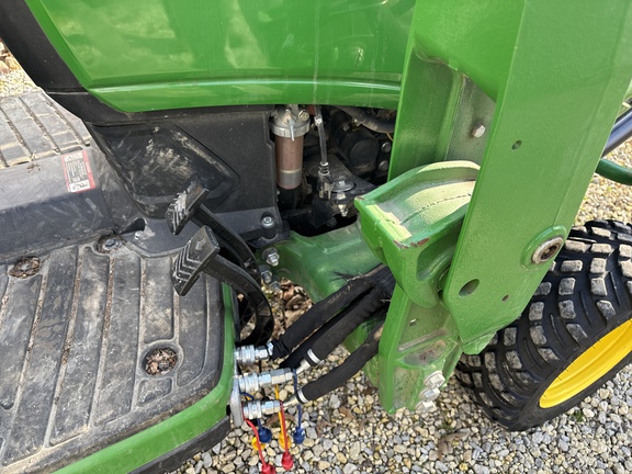 Used 2021 John Deere 1025R Compact Utility Tractors at Koenig Equipment in Urbana, OH - Photo13