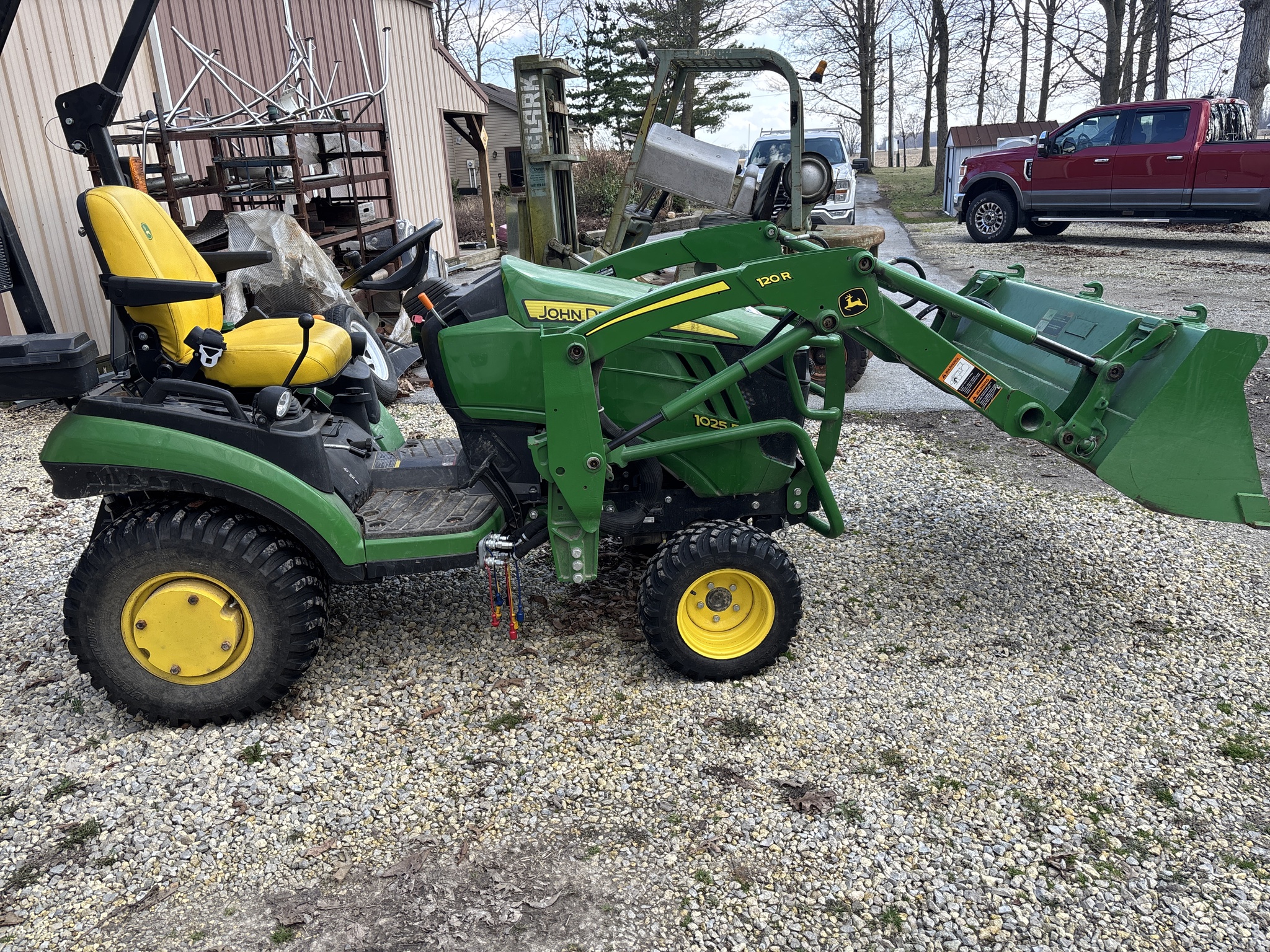 Used 2021 John Deere 1025R Compact Utility Tractors at Koenig Equipment in Urbana, OH - PhotoXL4