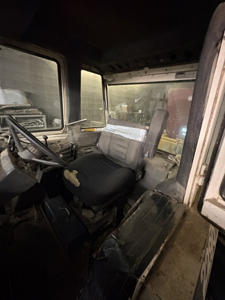 Used 1983 Case 2290 Row Crop Tractors at Horizon Ag & Turf in Lloydminster, AB - Photo29