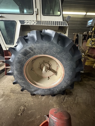 Used 1983 Case 2290 Row Crop Tractors at Horizon Ag & Turf in Lloydminster, AB - Photo31