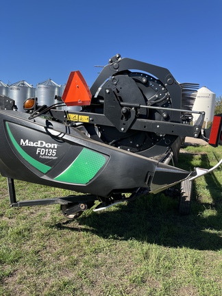  MacDon FD135