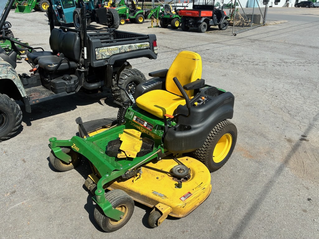 2012 John Deere Z665