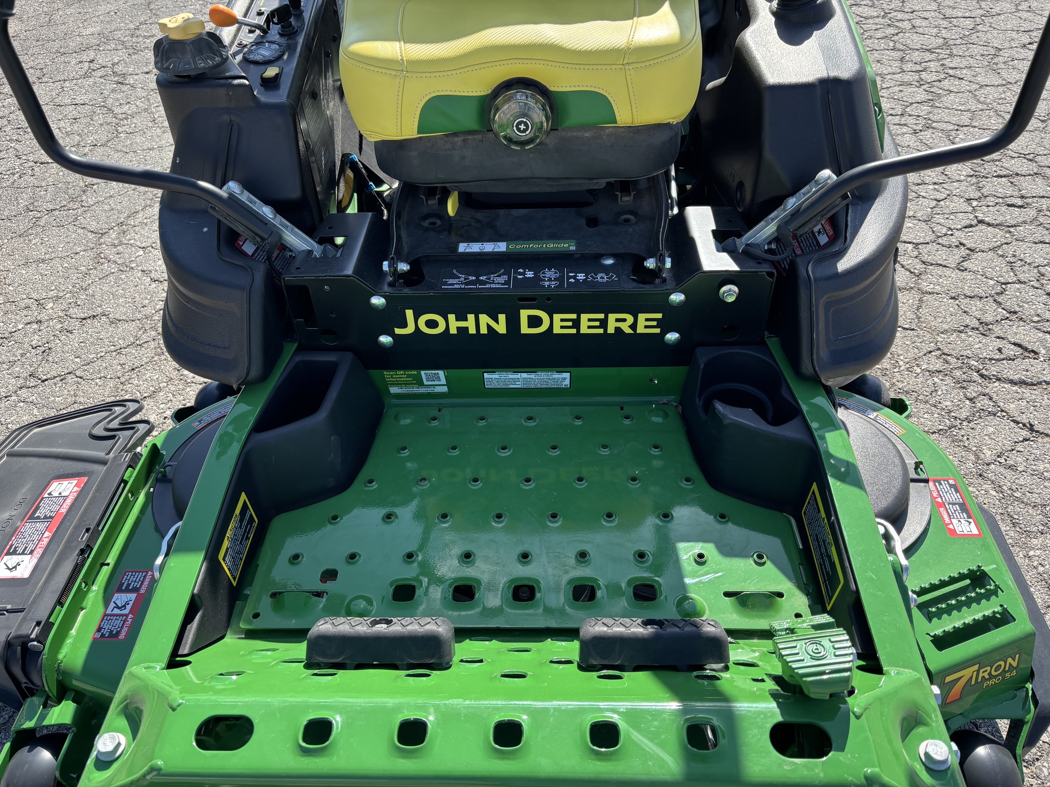  2023 John Deere Z930R at Heritage Tractor in Baldwin City, KS
