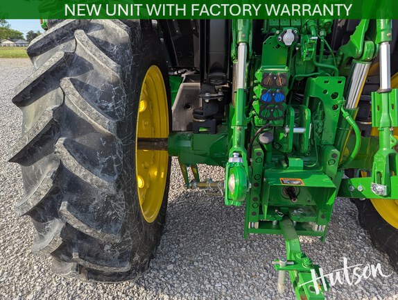 Photo of 2025 John Deere 6R 110